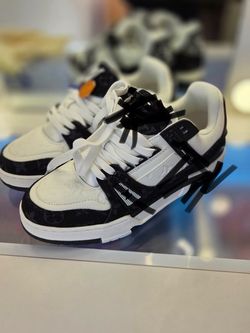 Louis Vuitton Trainer Sneakers Black White