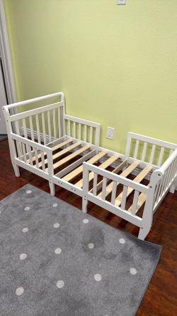 Toddler bed