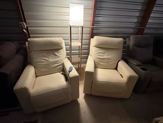 Pair of white Power Recliners