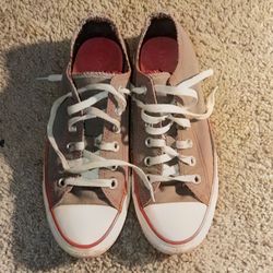 Converse Chuck Taylor Low Top Sneakers