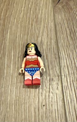 Wonder Woman Lego Figurine