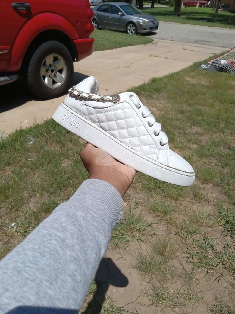 Guess Sneakers/dress Shoes Size 7.5 Youth