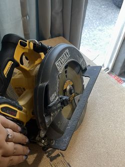 DeWalt Saw 