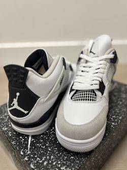 Air Jordan 4 Retro