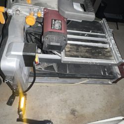 Pittsburgh Wet Tile saw With Stand  