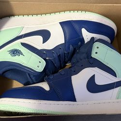 JORDAN 1 mid