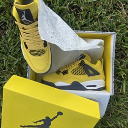 Jordan 4 Lightning 