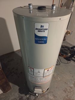 40 gallon Bradford White water heater gently used