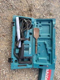 Makita Demolition Hammer with Case