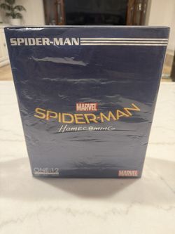 Mezco Toys One: 12 Collective: Marvel Spider-Man Homecoming