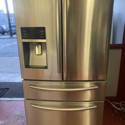 Samsung 4 Door Fridge/ Samsung 4 Puertas