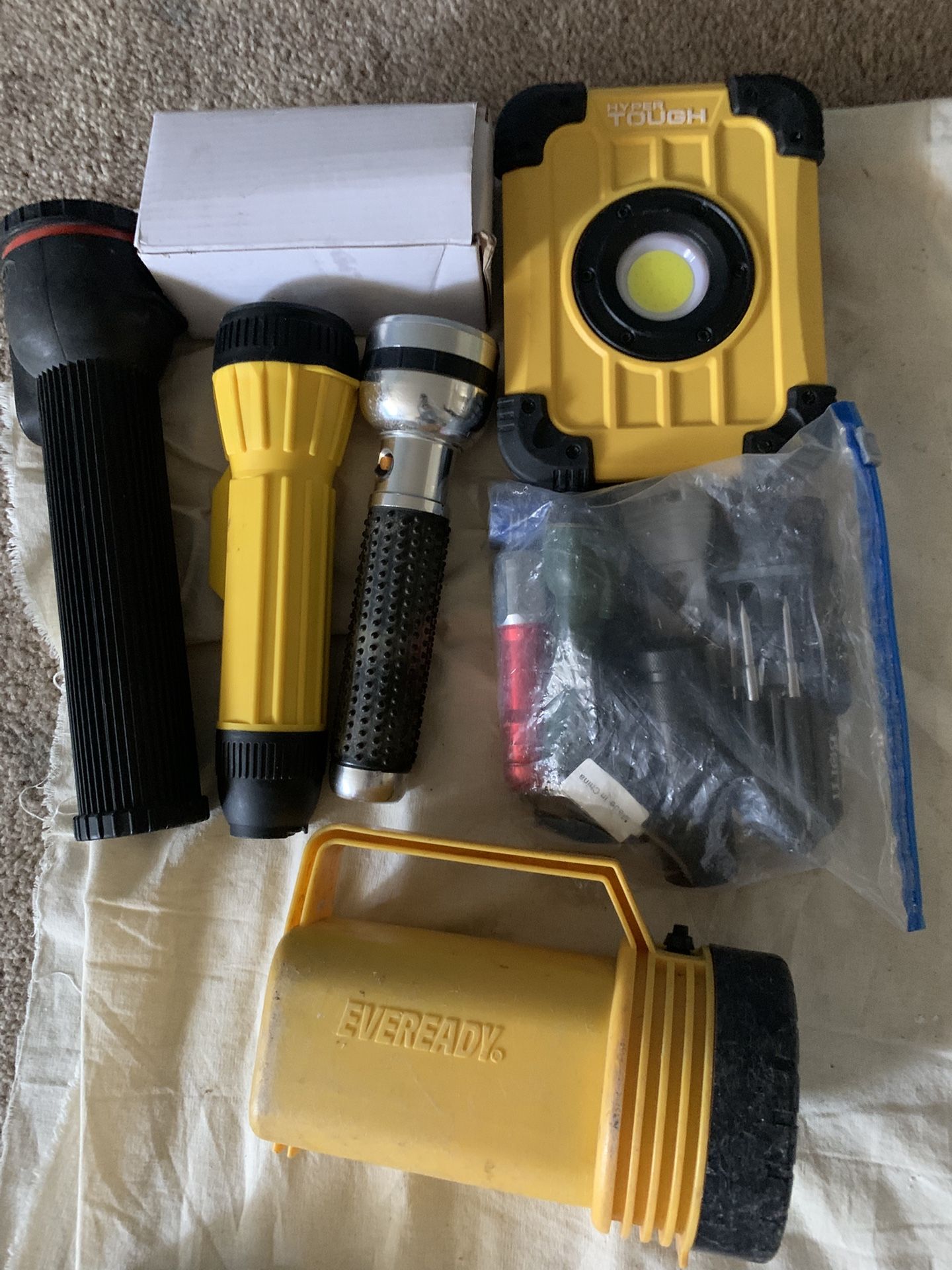 Assorted Flashlights/Lanterns*