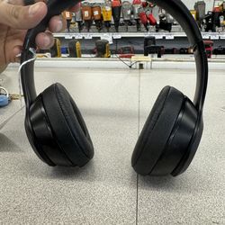 Black beats Bluetooth