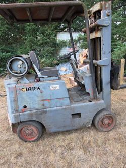 Clark C-500 Forklift