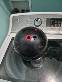 Hammer Black Widow 2.0 Bowling Ball