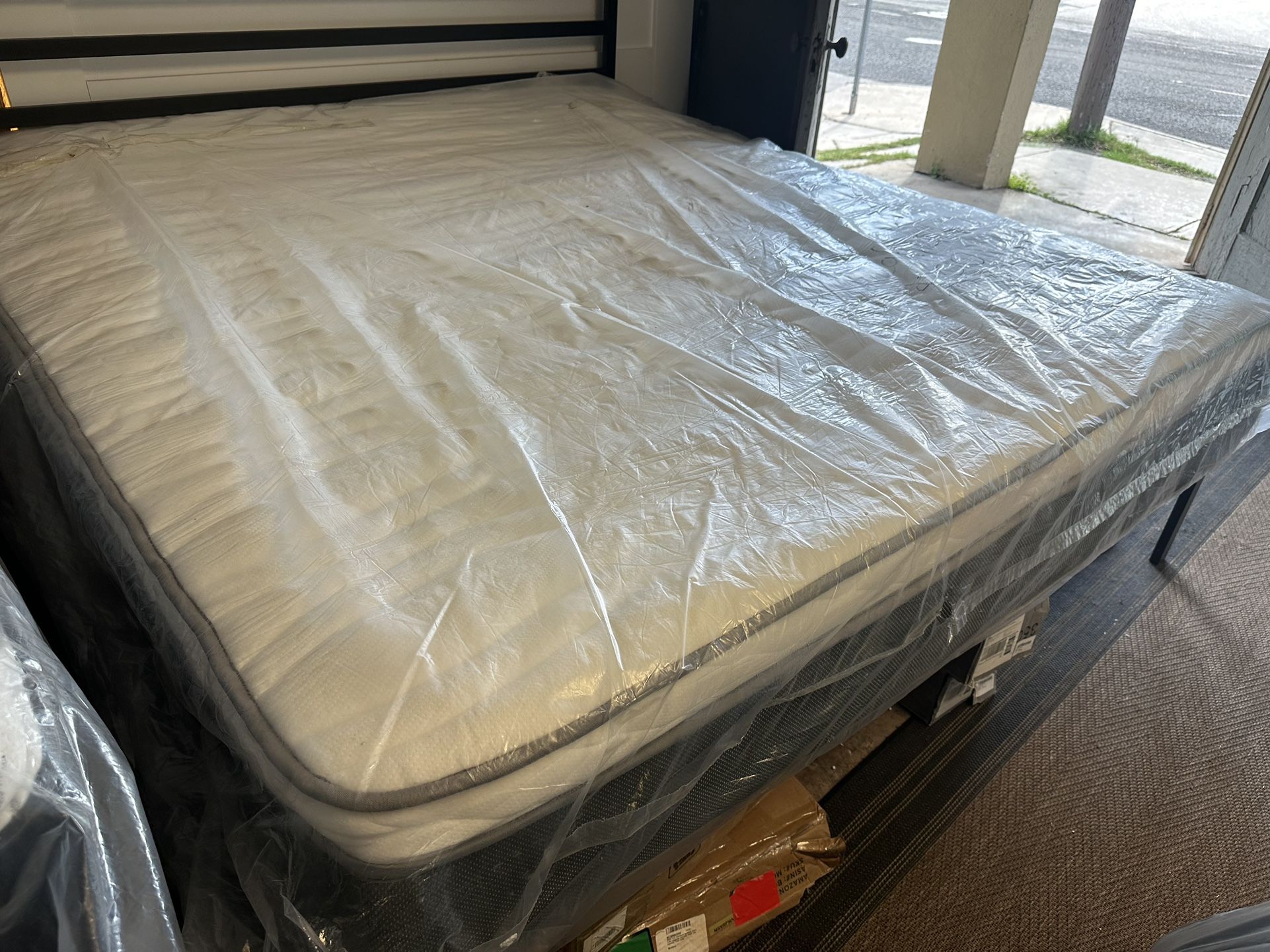 New 12” Cali King Hybrid Mattress 🎃 Fall Special🎃