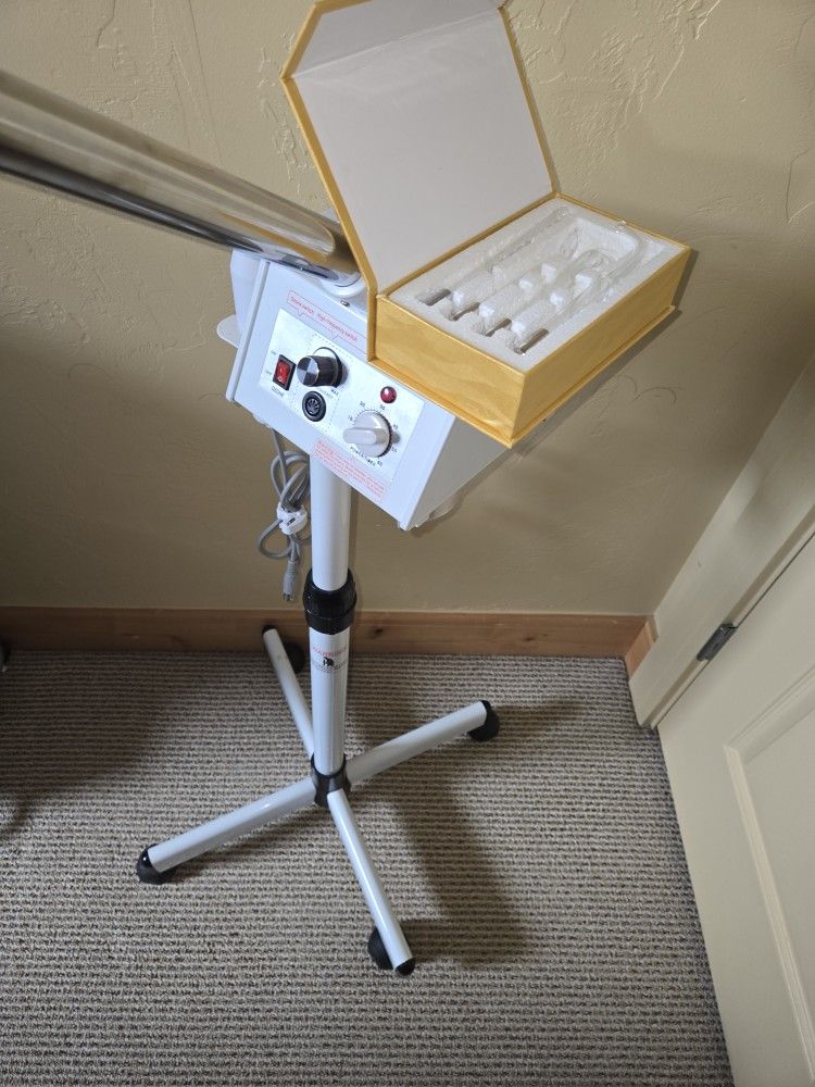 Emark Beauty Steamer with High Frequency Glass Wands