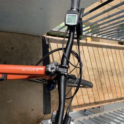 LIKE NEW Raleigh Detour IE -34 miles-  Read Description 