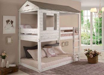 Rustic tree house bunk bed unisex like new