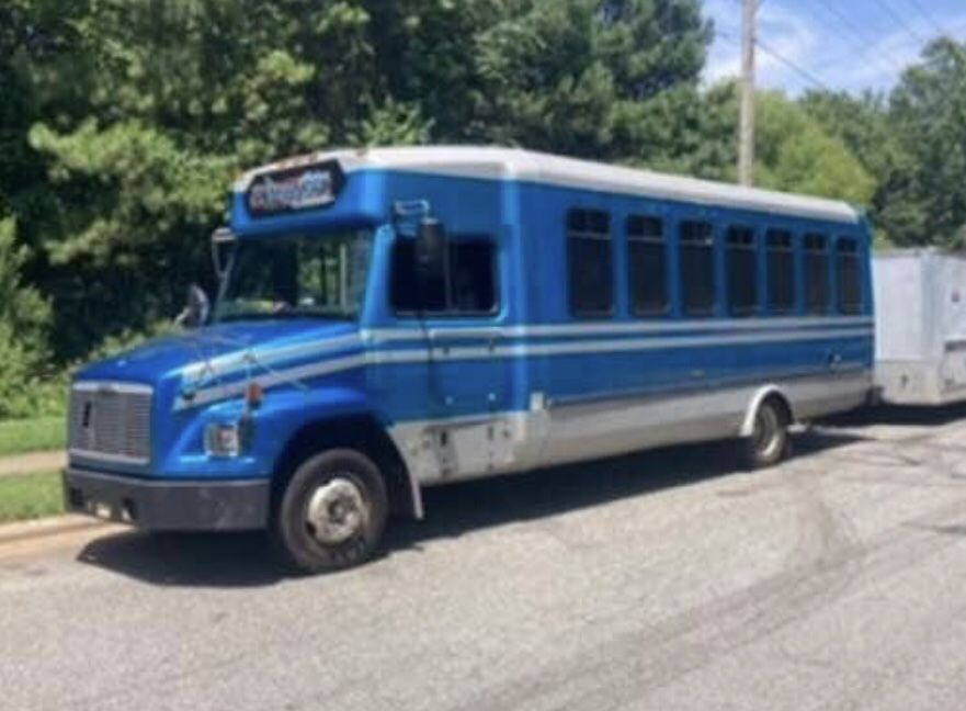 RV - toter- bus -