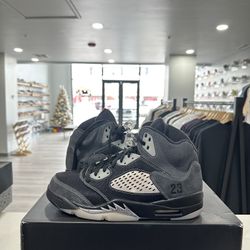 Brand New Jordan 5 Retro Anthracite size 8.5M