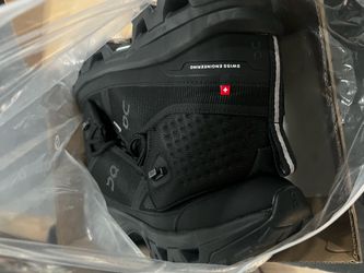 On Cloudrock Mid Waterproof Men’s Size 11 Black – Brand New