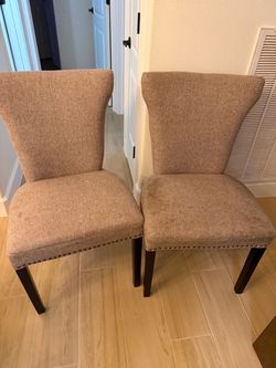 Accent chairs