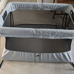 Baby Bjorn Folding Crib 