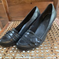 Baretraps black Womens Heels Size 10