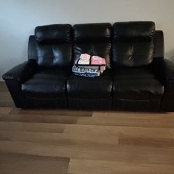 Black Reclining Couch 