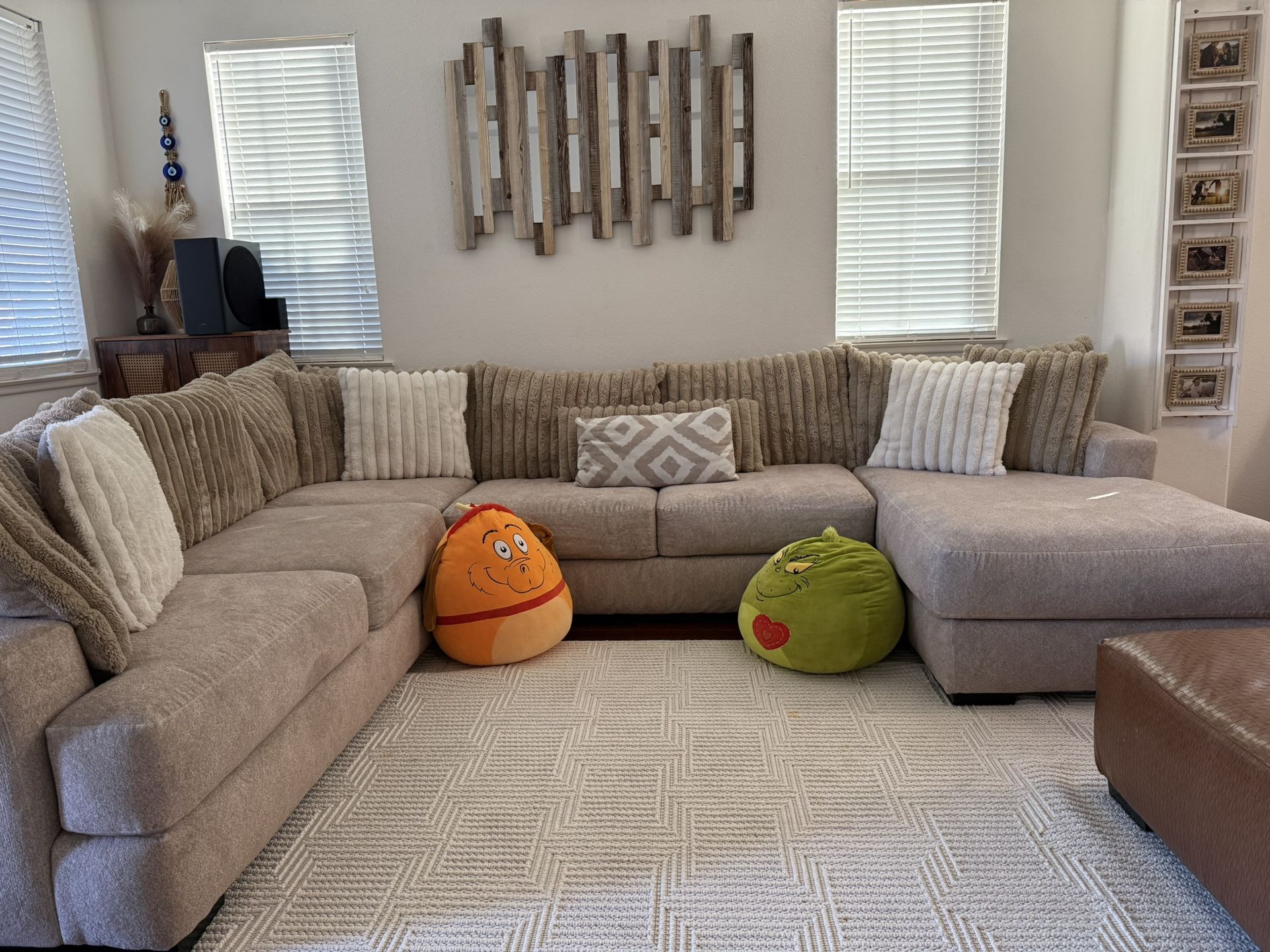 SECTIONAL PLUS EXTRAS $1800 OR BY PIECE