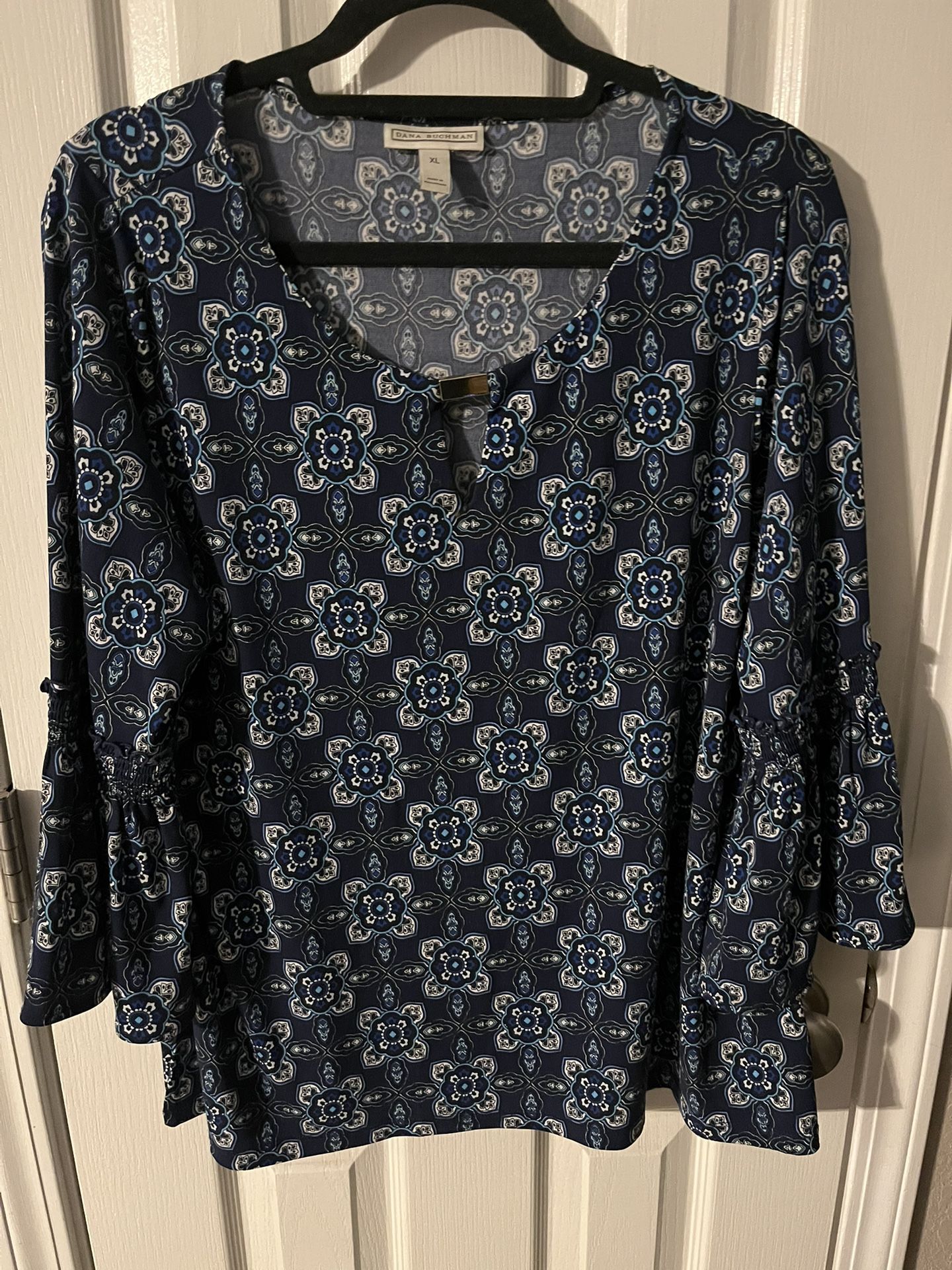 Like New Dana Buckman Blouse.