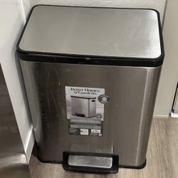 Big sale of trash bin