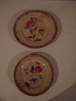 Decorative kitchen plate one 8" and one 12" both for 12$