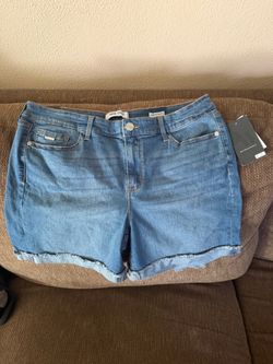 Nine West shorts (new)  $5