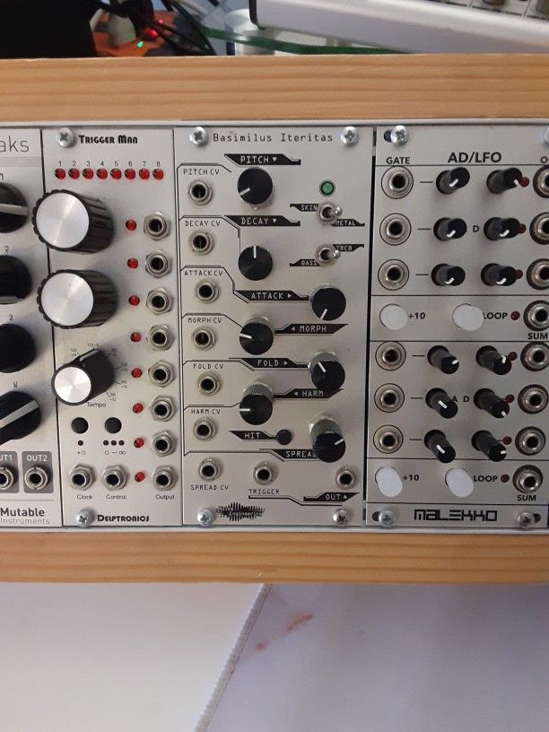 Basimilus Iteritas Digital Drum Sythesizer Eurorack