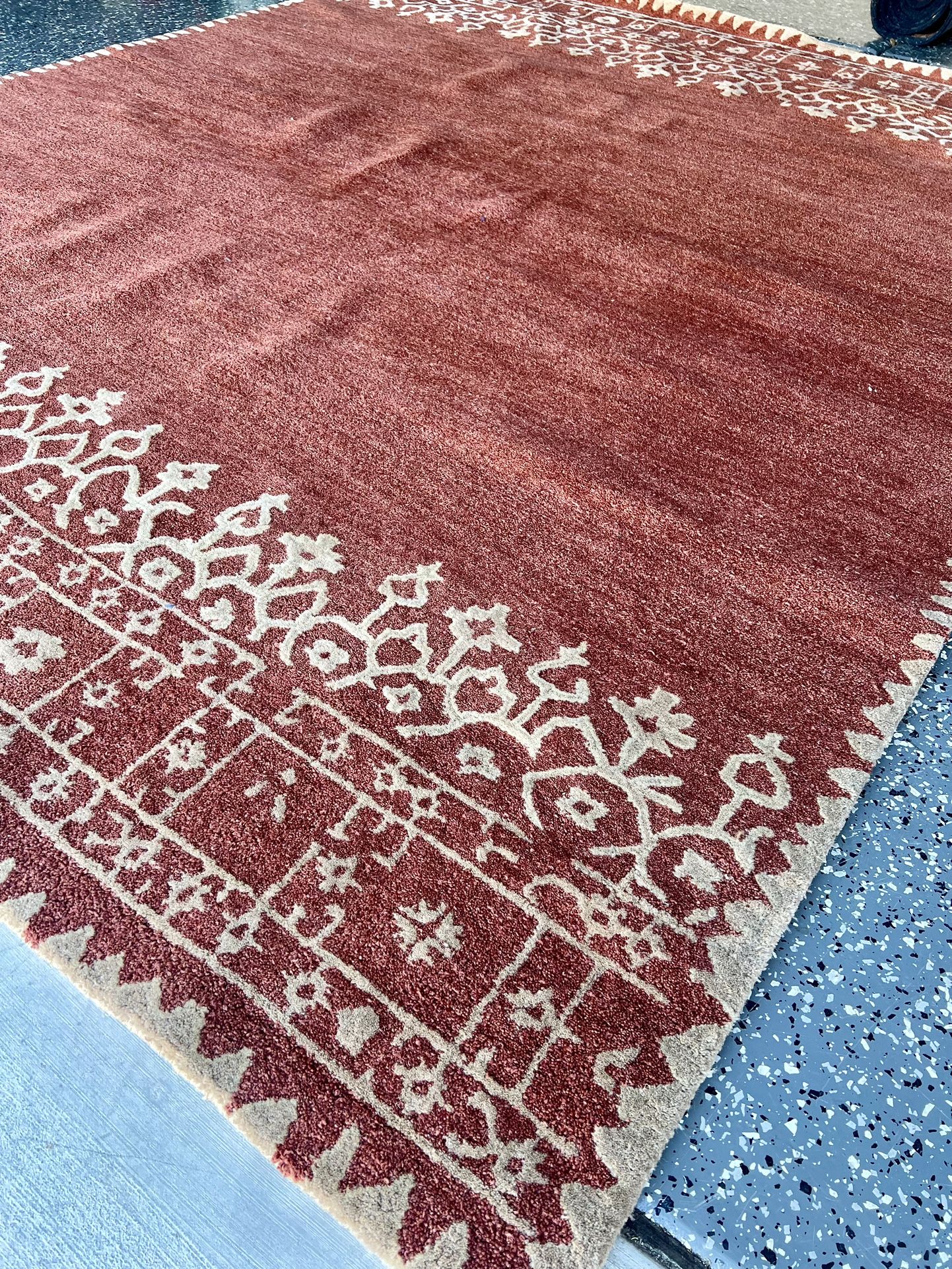 Pottery Barn Desa Bordered HandTufted Wool Rug for Sale in Rialto, CA