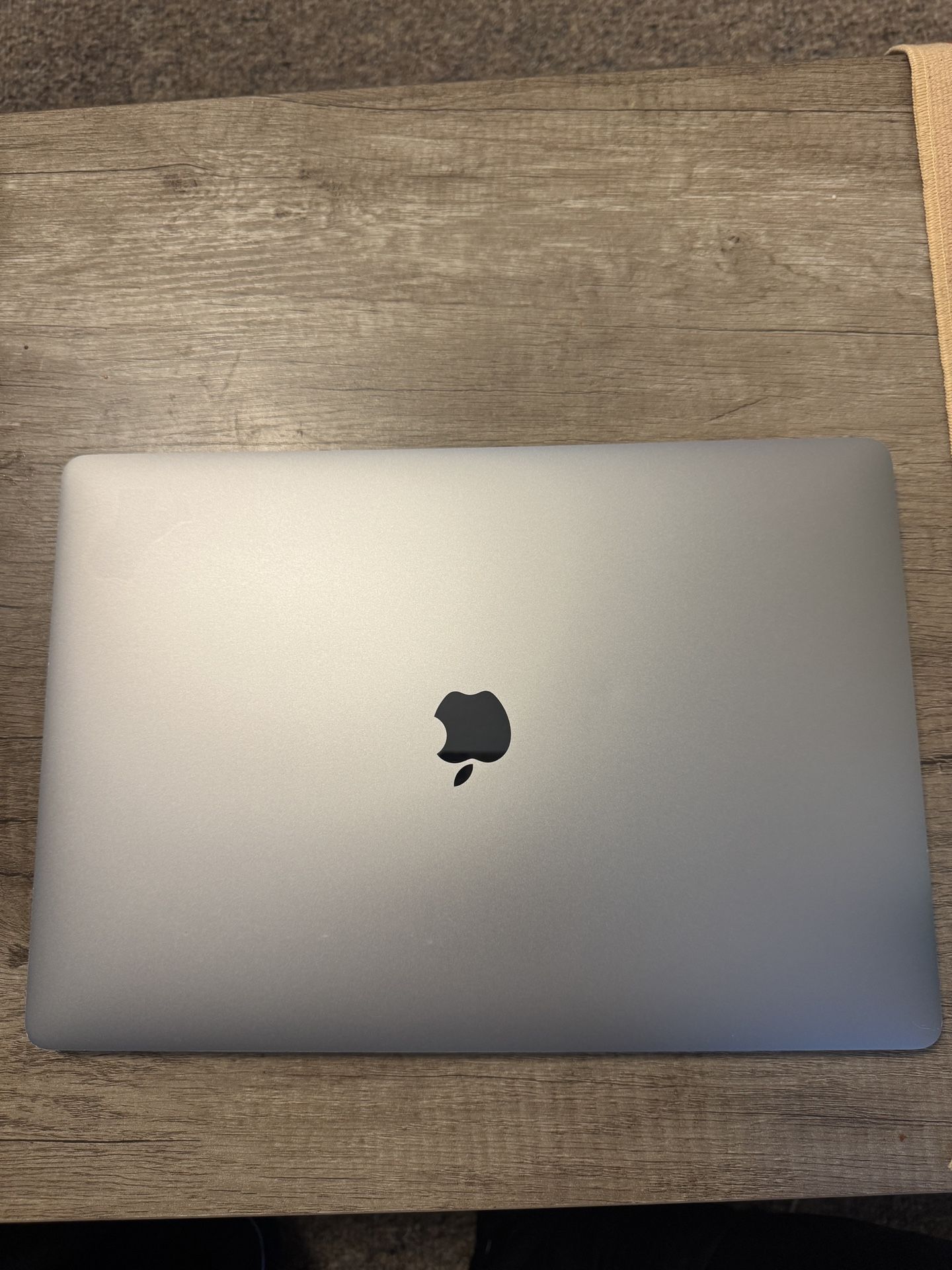 MacBook Pro 16 inch 2019 / i9 / 32GB / 1TB / 5500M