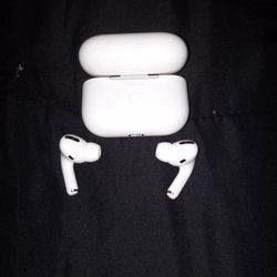 3rd Generation Apple Airpods && Case