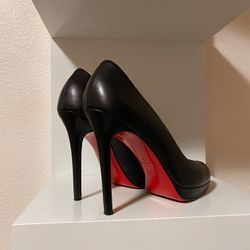 christian louboutin pumps size 39