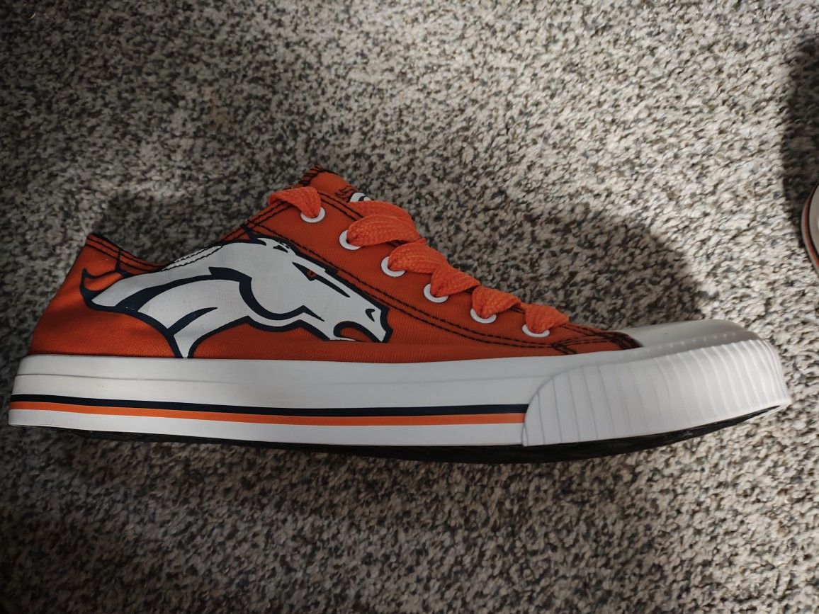 MEN'S DENVER BRONCOS LOW TOP 