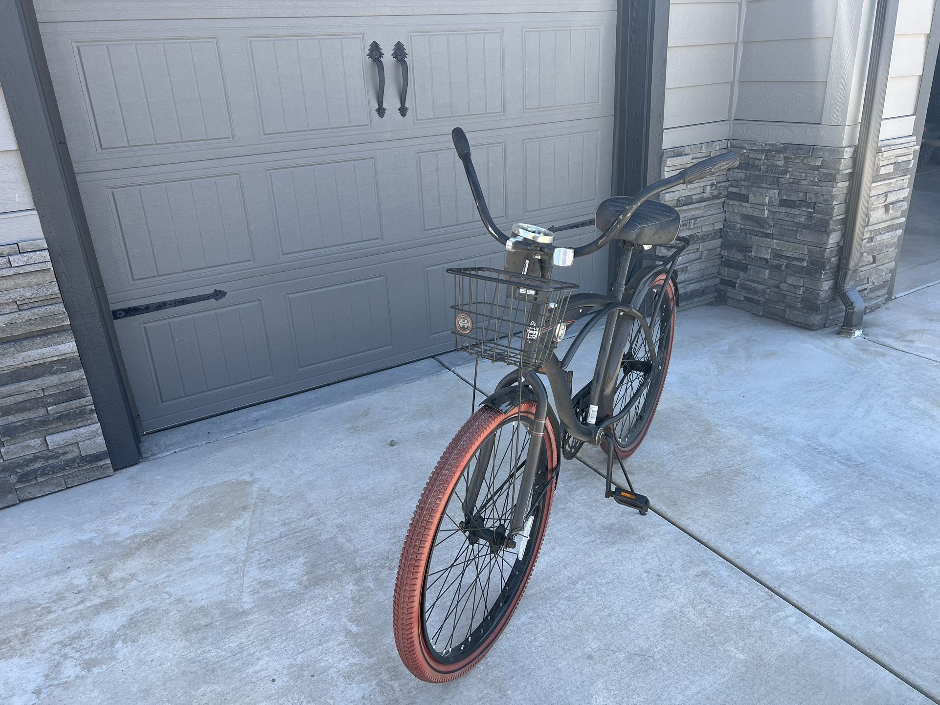 Huffy Nel Lusso Beach Cruiser Bike. 26” Tires. 