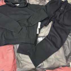 Essentials Hoodies/sets 