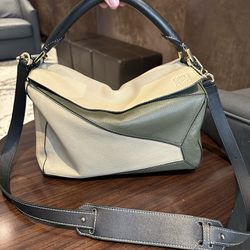Loewe Small Puzzle Bag Pre-Owned Khaki Beige Black Leather for Sale in New  York, NY - OfferUp
