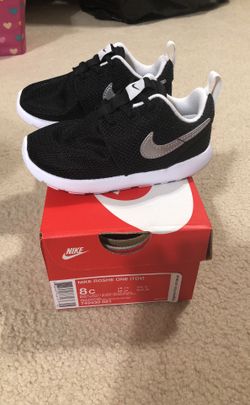 BRAND NEW: Nike Roshe One (TDV) size 8c (kids)