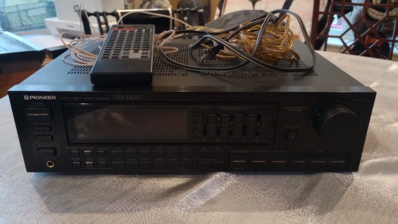 Vintage 1989 Pioneer VSX-3300 A/V Stereo Receiver 5-Band Graphic Equalizer. AC120V 80Hz 615VA 475Watts