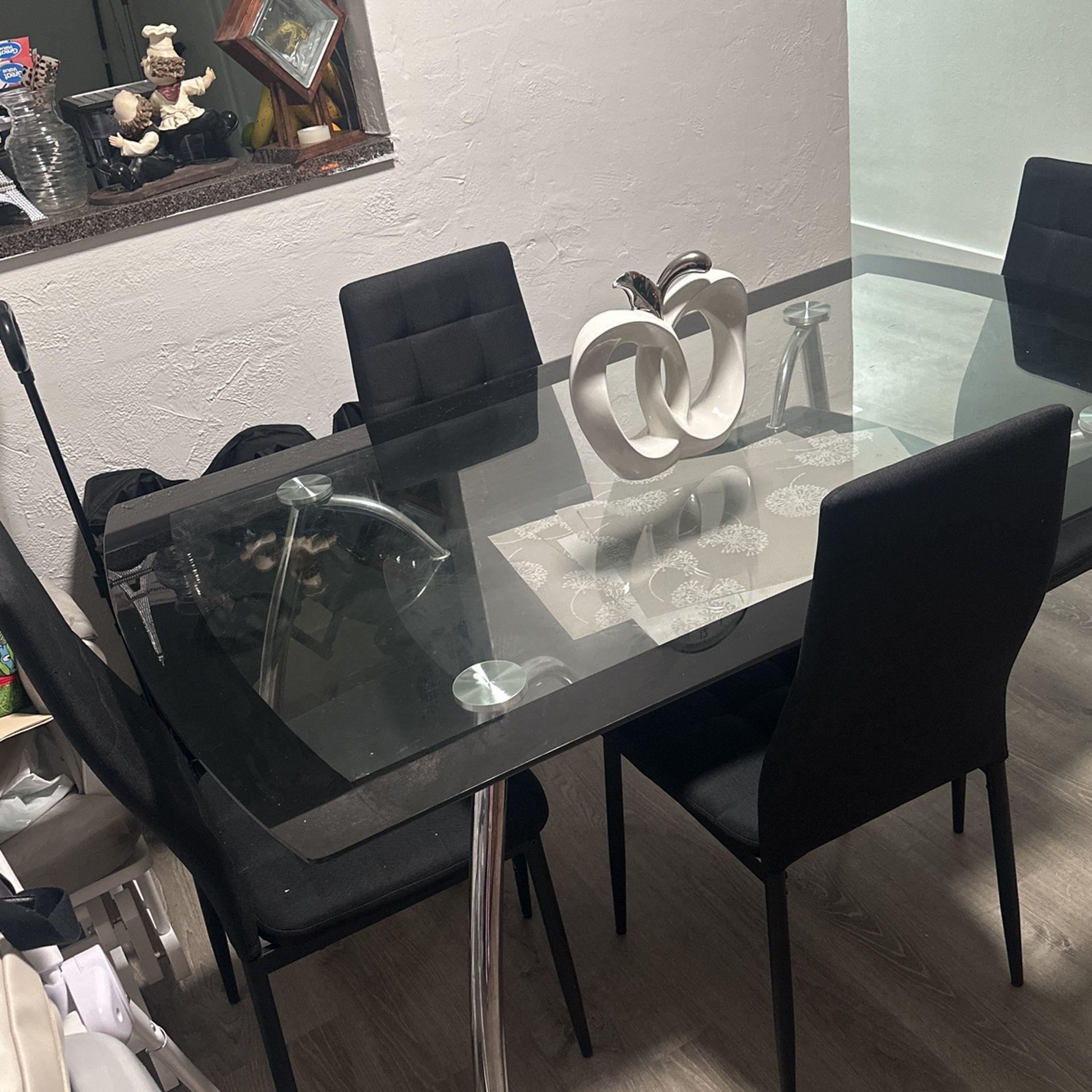 Mesa Con Sus 4 Silas