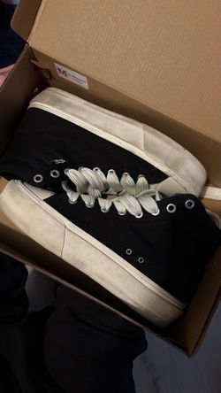 Shoes size 9