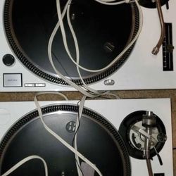 Technics SL 1200 Mk2 (PAIR) Powder White 