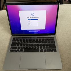 MacBook Pro (13-inch, 2016, Four Thunderbolt 3 ports) 
